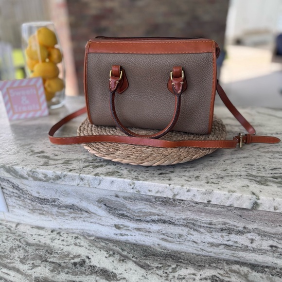 Dooney & Bourke Vintage Pebble Leather Satchel / Crossbody with COA made in USA - Picture 2 of 8